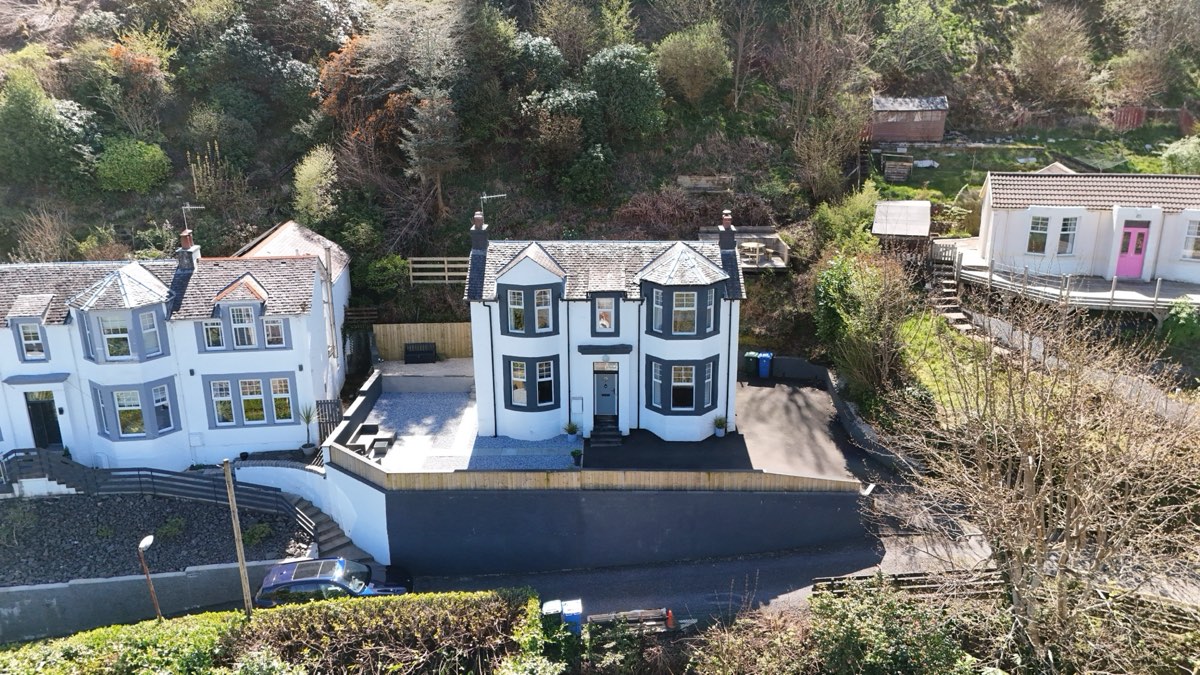 White house, Oban